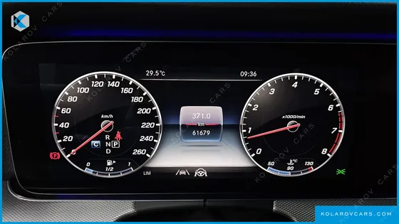 MERCEDES E-CLASS E300 4MATIC AMG LINE