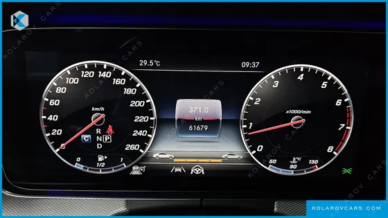 MERCEDES E-CLASS E300 4MATIC AMG LINE