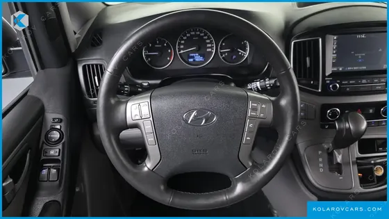 HYUNDAI STAREX VAN 5-SEATER