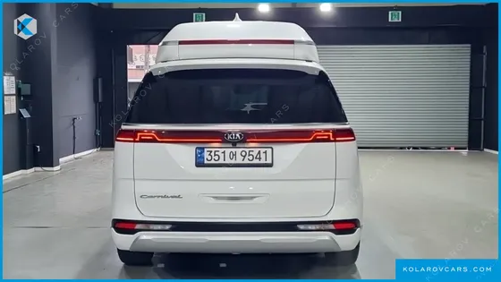 KIA CARNIVAL GASOLINE 7-SEATER HI-LIMOUSINE