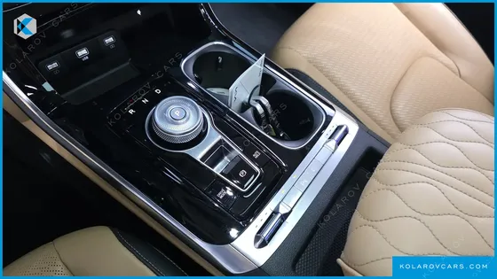 KIA CARNIVAL GASOLINE 9-SEATER SIGNATURE