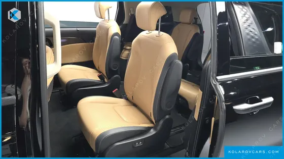 KIA CARNIVAL GASOLINE 9-SEATER SIGNATURE