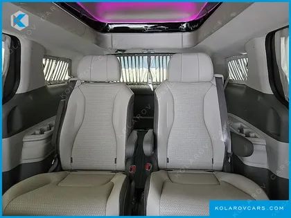 KIA CARNIVAL GASOLINE 7-SEATER HI-LIMOUSINE