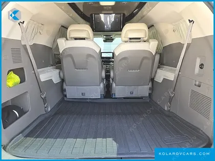 KIA CARNIVAL GASOLINE 7-SEATER HI-LIMOUSINE