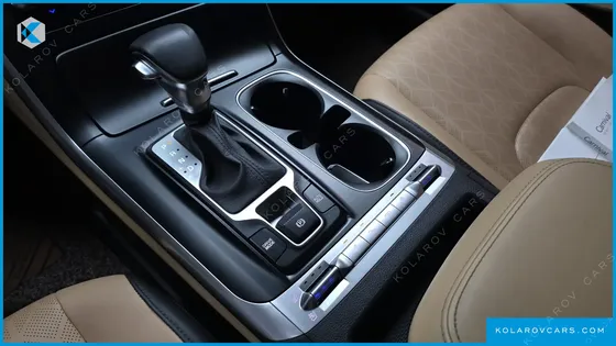 KIA CARNIVAL 9-SEATER PRESTIGE