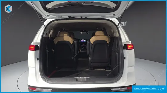 KIA CARNIVAL 9-SEATER PRESTIGE