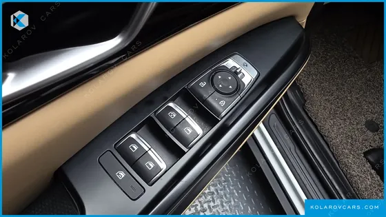 KIA CARNIVAL 9-SEATER PRESTIGE