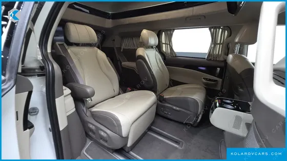 KIA CARNIVAL 7-SEATER HI-LIMOUSINE