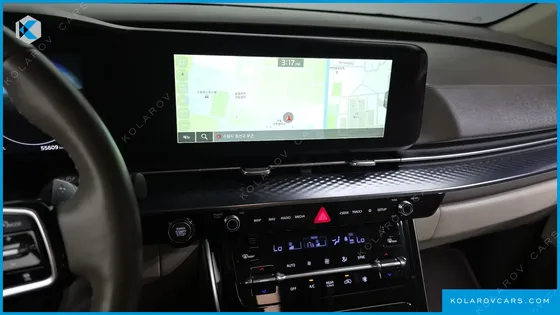KIA CARNIVAL 7-SEATER HI-LIMOUSINE