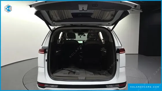 KIA CARNIVAL 7-SEATER HI-LIMOUSINE