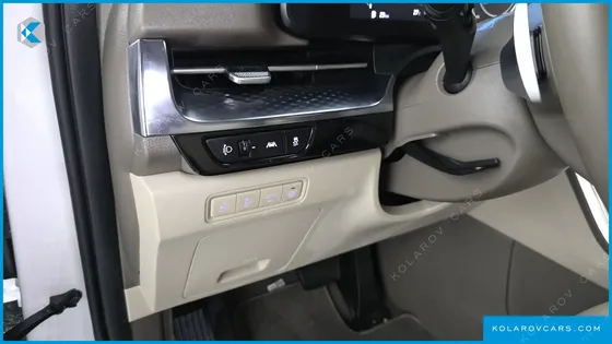 KIA CARNIVAL 7-SEATER HI-LIMOUSINE