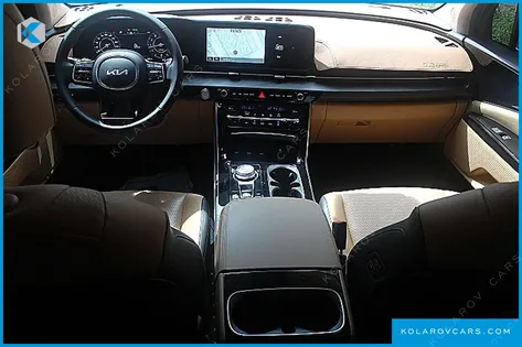 KIA CARNIVAL GASOLINE 7-SEATER SIGNATURE