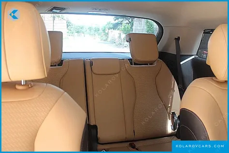 KIA CARNIVAL GASOLINE 7-SEATER SIGNATURE