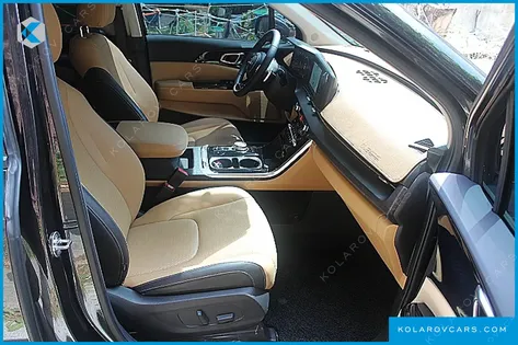 KIA CARNIVAL GASOLINE 7-SEATER SIGNATURE