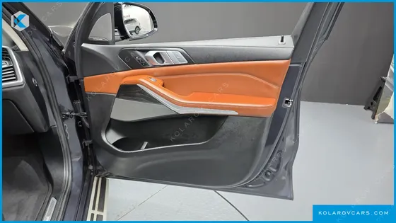 BMW X7 XDRIVE 30D DESIGN PURE EXCELLENT 6-SEATER