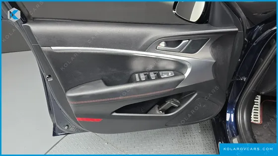 GENESIS G70 GASOLINE 2.5T 2WD