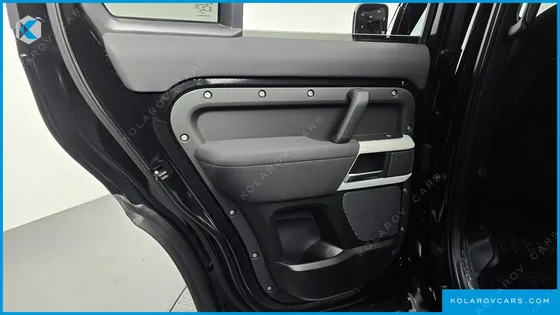 LAND ROVER DEFENDER 110 D250 SE