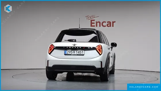 MINI COOPER 5 DOOR FAVOURED