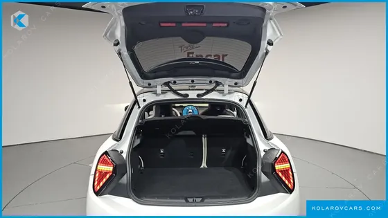 MINI COOPER 5 DOOR FAVOURED