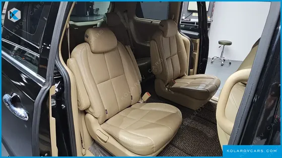 KIA CARNIVAL 9-SEATER NOBLESSE SPECIAL