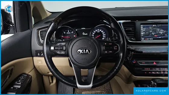 KIA CARNIVAL 9-SEATER NOBLESSE SPECIAL