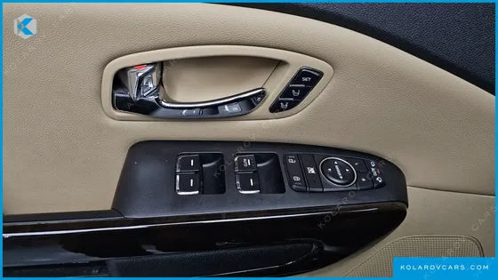 KIA CARNIVAL 9-SEATER NOBLESSE SPECIAL