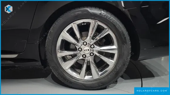KIA CARNIVAL 9-SEATER NOBLESSE SPECIAL