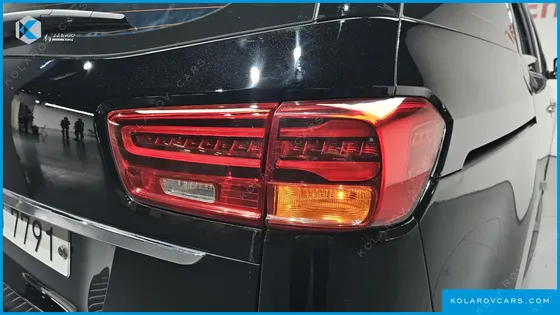 KIA CARNIVAL 9-SEATER NOBLESSE SPECIAL