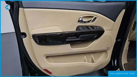 KIA CARNIVAL 9-SEATER NOBLESSE SPECIAL
