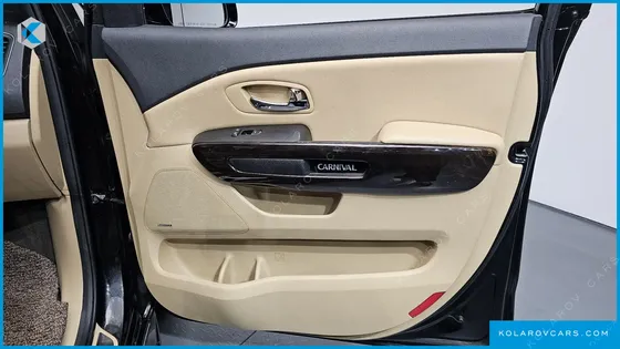 KIA CARNIVAL 9-SEATER NOBLESSE SPECIAL