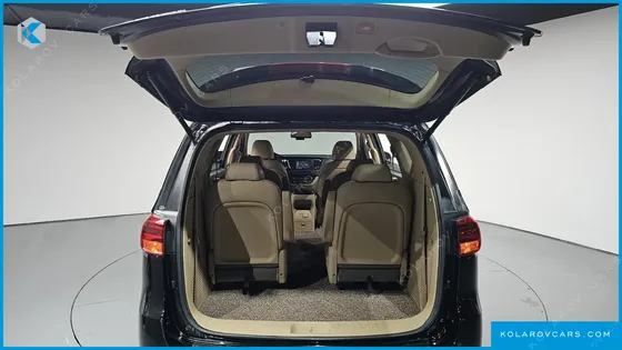 KIA CARNIVAL 9-SEATER NOBLESSE SPECIAL