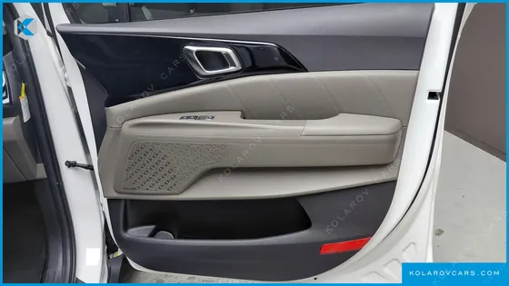 KIA CARNIVAL HEV 9SEATER SIGNATURE