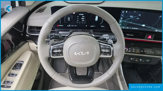 KIA CARNIVAL DIESEL 7-SEATER SIGNATURE