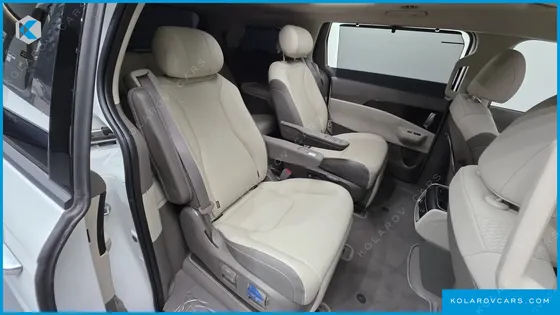 KIA CARNIVAL DIESEL 7-SEATER SIGNATURE