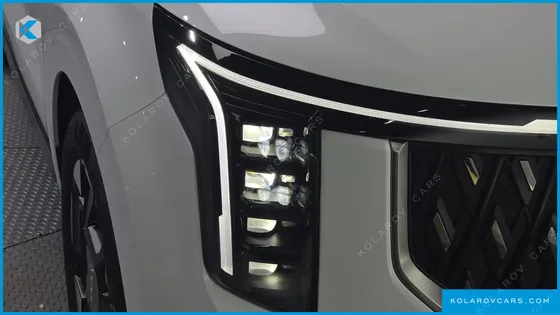 KIA CARNIVAL DIESEL 7-SEATER SIGNATURE