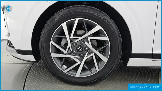 HYUNDAI GRANDEUR PREMIUM