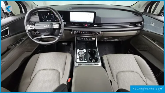 KIA CARNIVAL DIESEL 9-SEATER PRESTIGE