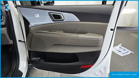 KIA CARNIVAL DIESEL 9-SEATER PRESTIGE