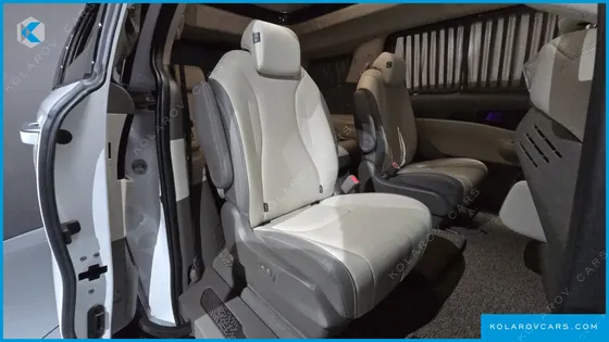 KIA CARNIVAL DIESEL 9-SEATER HI LIMOUSINE