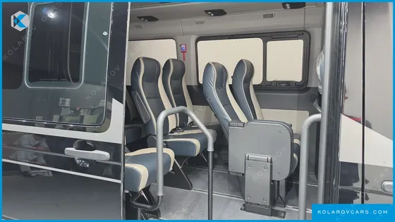 HYUNDAI SOLATI 15-SEATER