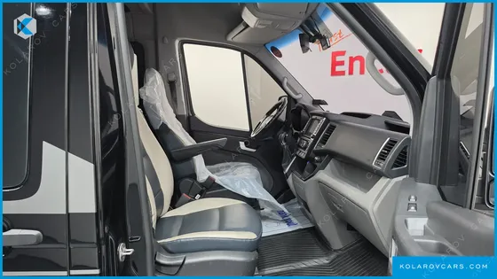 HYUNDAI SOLATI 15-SEATER