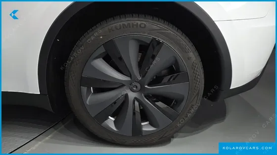 TESLA MODEL Y RWD