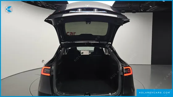 TESLA MODEL Y RWD
