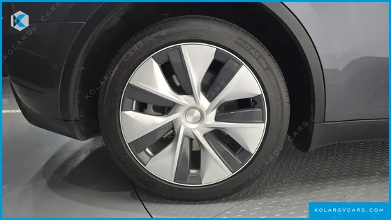 TESLA MODEL Y LONG RANGE AWD