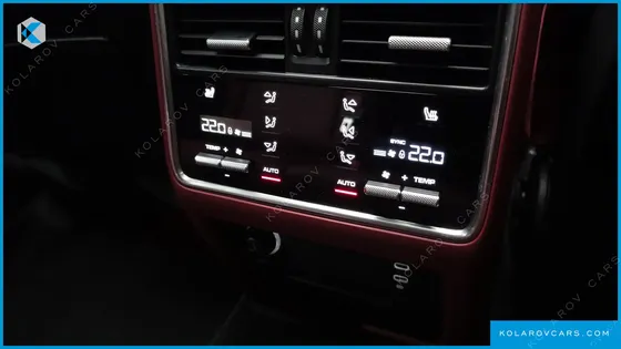 PORSCHE CAYENNE 3.0 PLATINUM EDITION