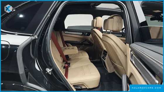 PORSCHE CAYENNE 3.0 PLATINUM EDITION