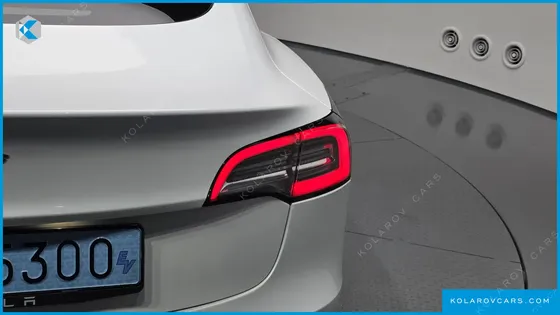 TESLA MODEL 3 RWD