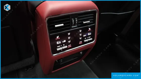 PORSCHE CAYENNE 3.0 PLATINUM EDITION