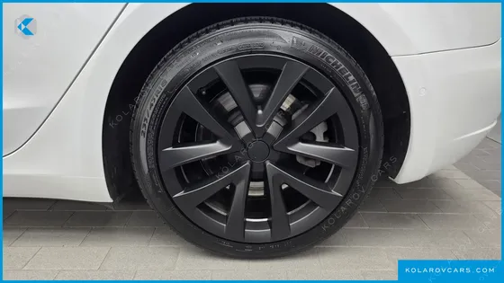 TESLA MODEL 3 STANDARD RANGE PLUE RWD