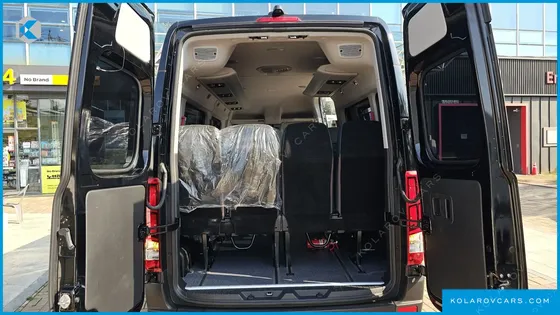 HYUNDAI SOLATI 15-SEATER